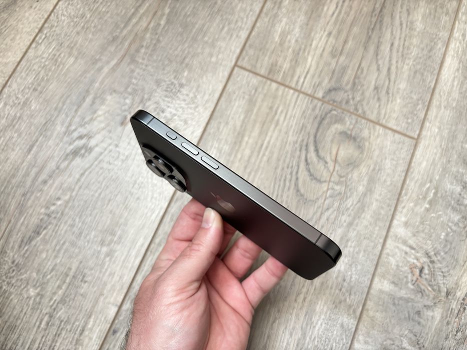 iPhone 15 Pro 1TB Black Titanium