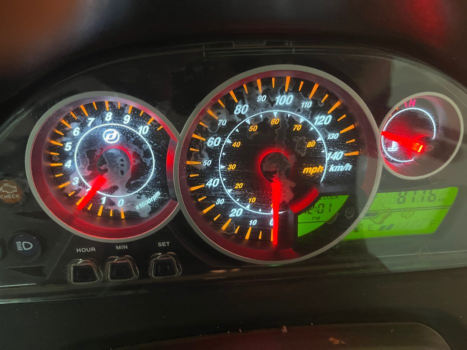 Daelim 125 fi só com 8200km