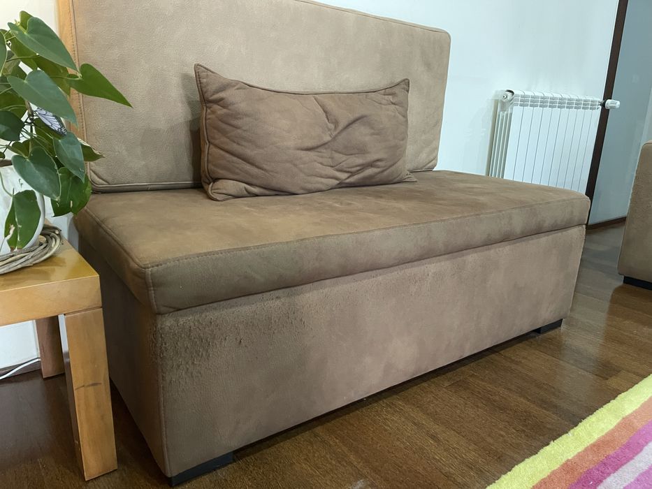 Sofa 3 lugares com chaise long e banqueta usados