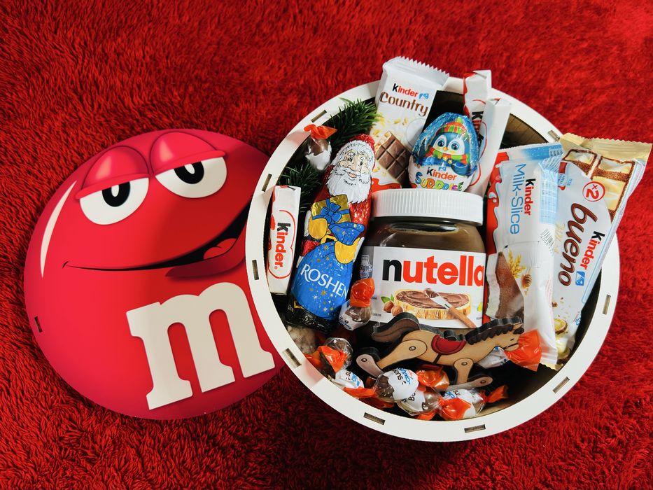 Новорічні бокси для дітей та дорослих