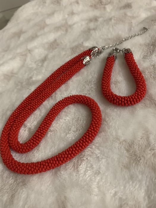 Украшение на шею из бисера, лариат, жгут из бисера