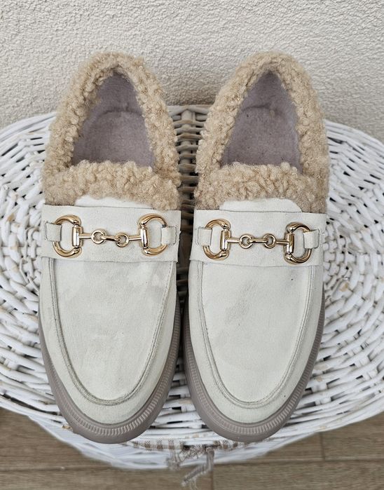 Зимові жіночі лофери на хутрі.