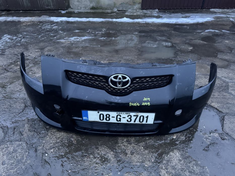 Передній бампер Toyota auris бампер тойота ауріс код фарби 209  2008р