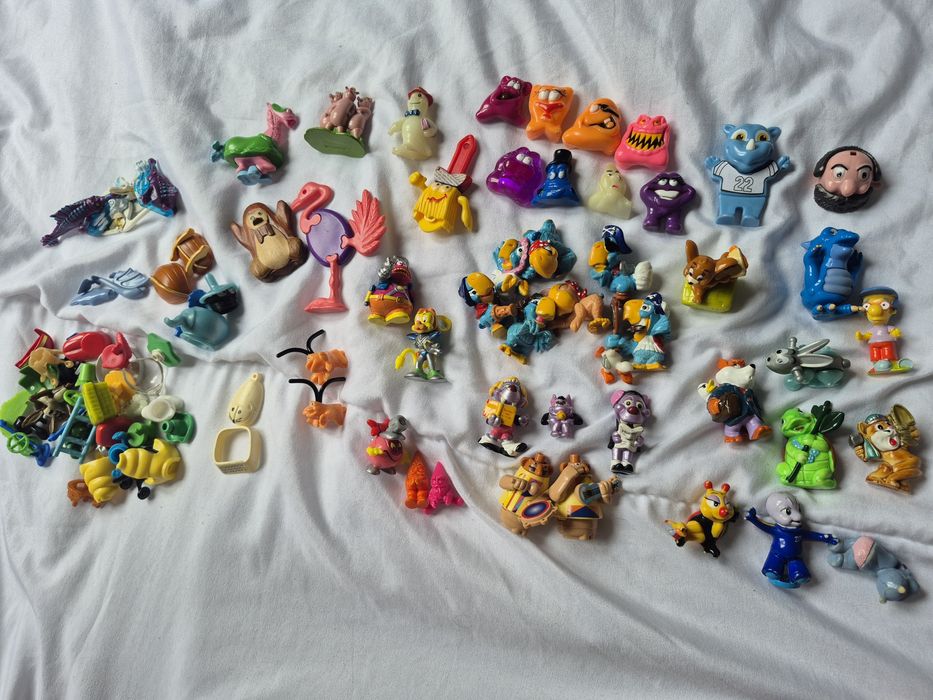 Stare zabawki z lat 90 kinder niespodzianka