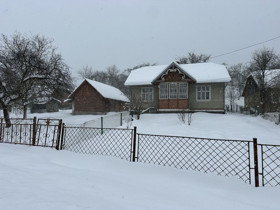 Продається будинок  поблизу Трускавця
