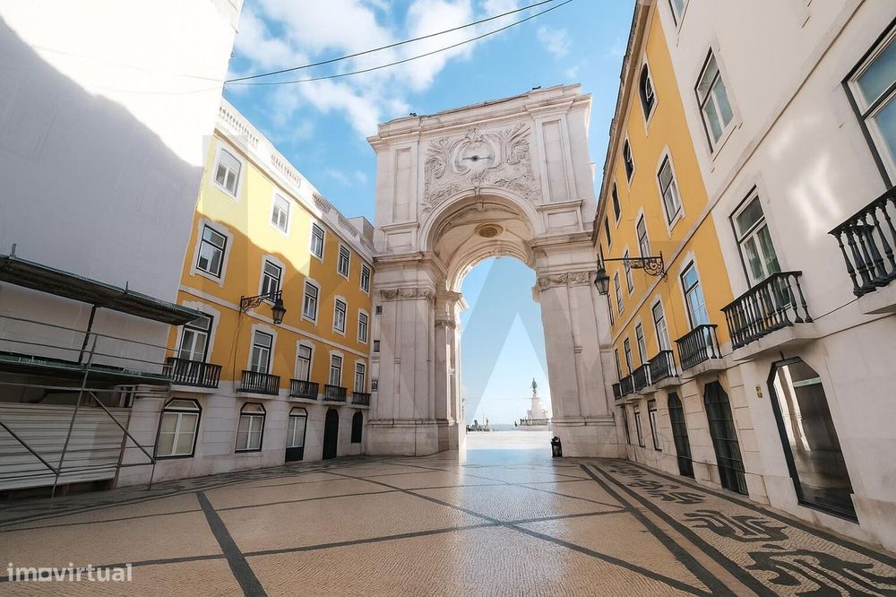 Baixa de Lisboa | T2 renovado a 2 min do metro do Rossio