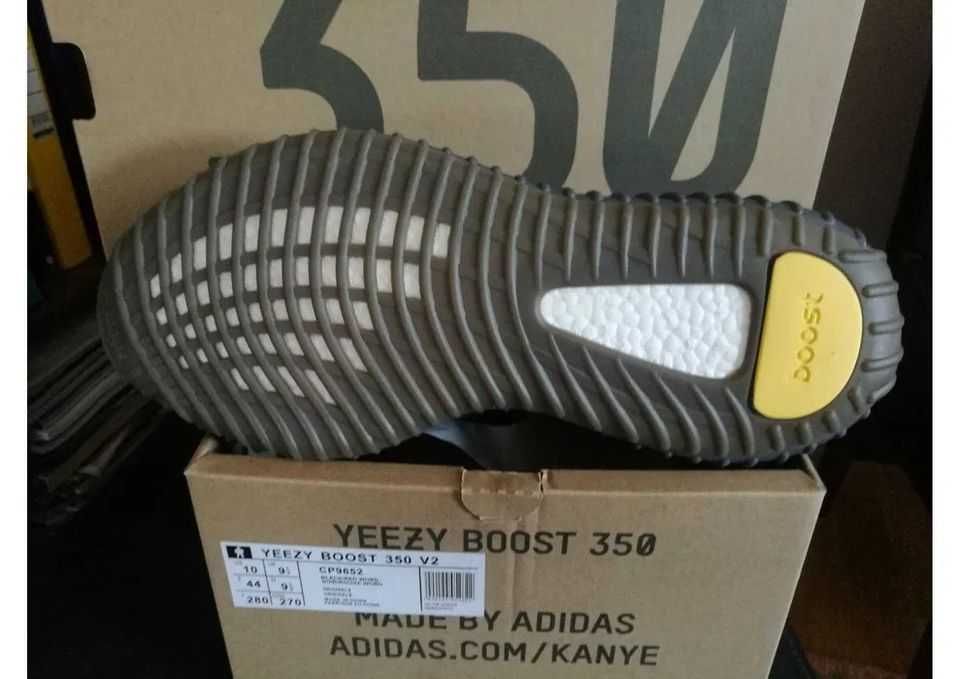 Adidas Yeezy Boost 350 v2 w rozmiarze 44