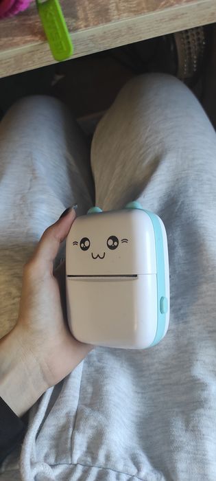 Принтер з бумагою