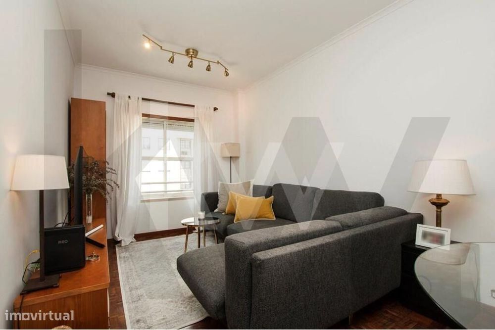 Apartamento T1 | Cozinha Equipada | Garagem | Carnide / Telheiras | Li