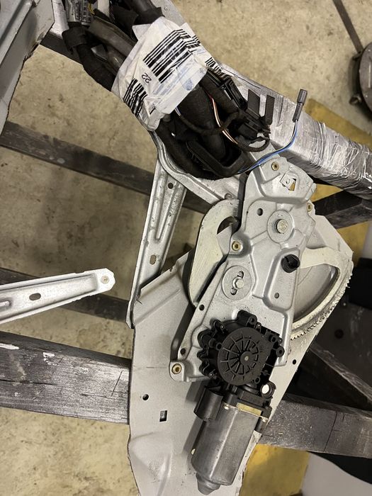 Bmw e36 sedan,kombi elektryczne szyby tył,mechanizmy szyb