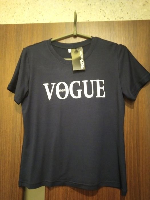 Продам женскую футболку, новая Ботинки,кожа,новые.