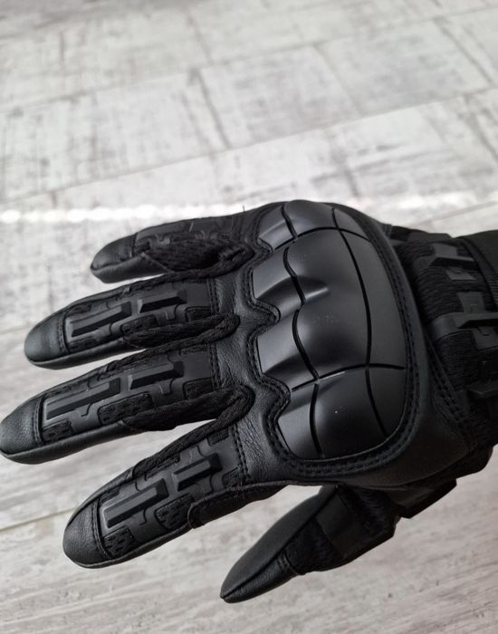 Rękawice Taktyczne / Motocyklowe z Protektorem Kostek – Czarne