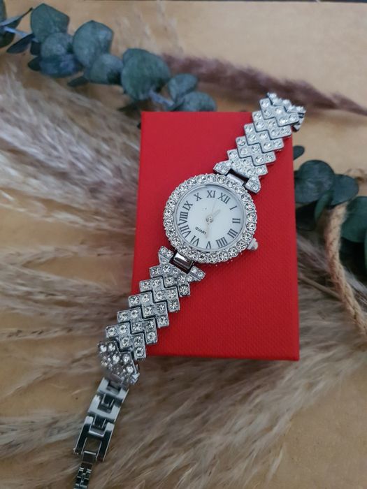 Srebrny Zegarek Damski na Bransolecie Kryształ Górski