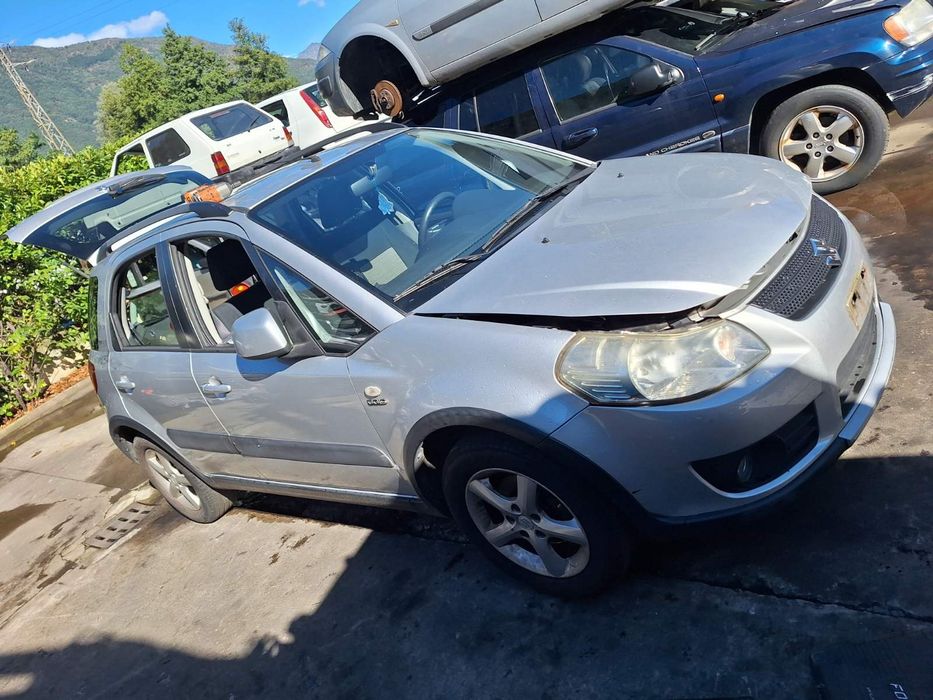 Є запчастини для авто Suzuki SX4 2006-2012 1.6