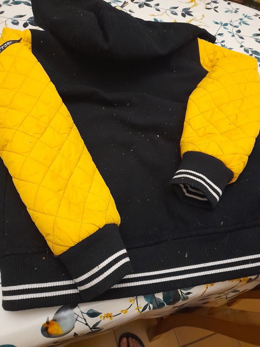 Blusão Tiffosi preto e amarelo com capuz removível Tam M/L