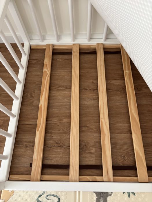 Cama montessori c/ estrado e colchao incluidos