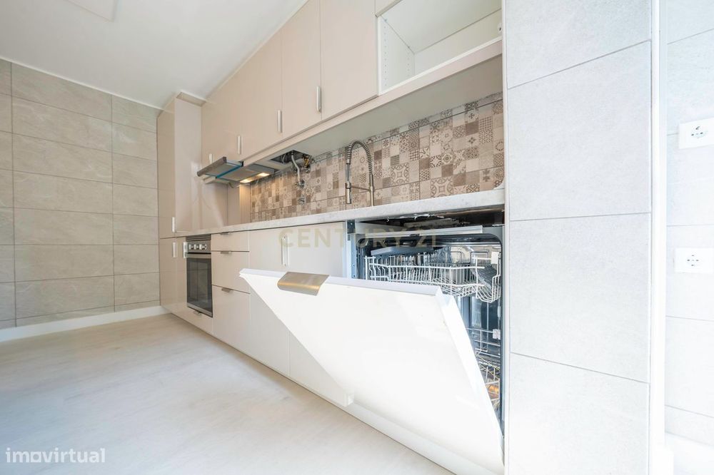 Apartamento T2 Remodelado em São Sebastião, Setúbal – Conforto, Qualid