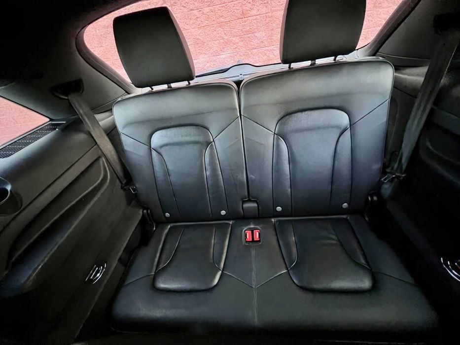 Audi Q7      2015