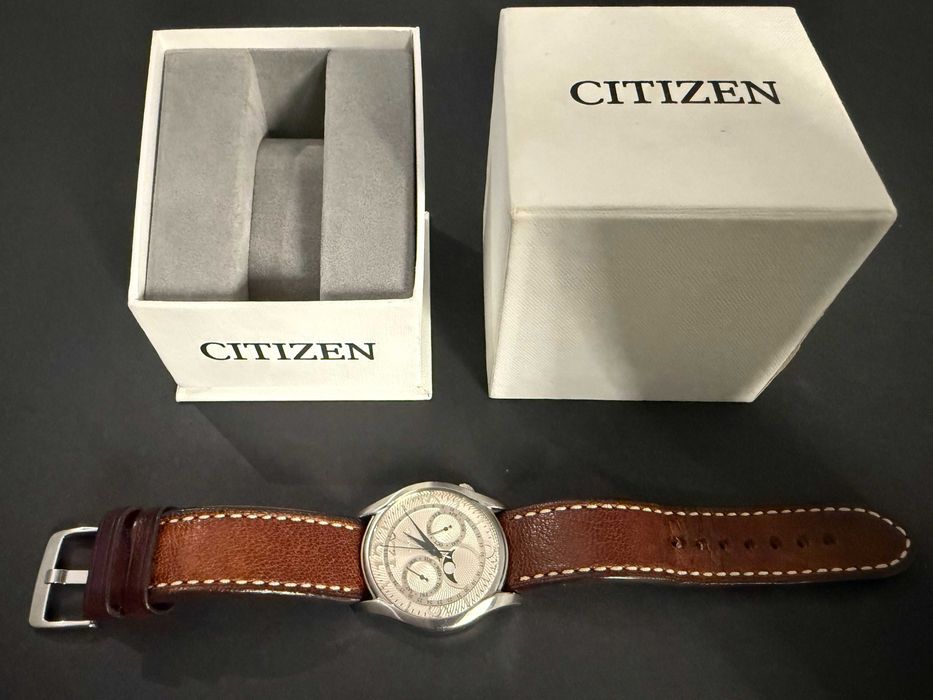 Relógio Citizen Retro de Calendário Triplo