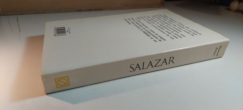 Salazar, A Vida e a Obra - J. Ploncard d'Assae (1989)