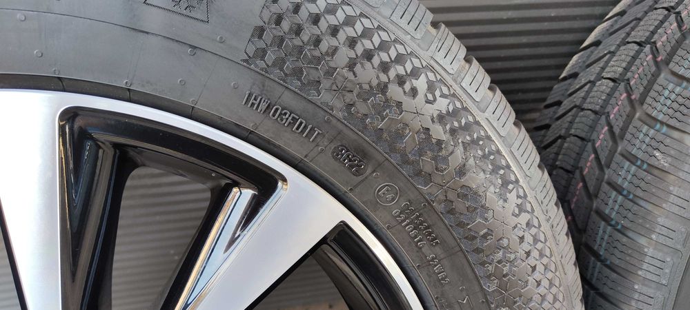 Koła Zimowe Alufelgi 5x114,3 Toyota Highlander 235/65 R18 110H