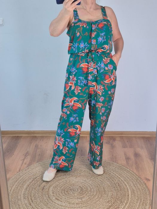 Zielony kombinezon damski w kwiaty r. 44/46  100% wiskoza lekki przewiewny na ramiączkach wzorzysty boho