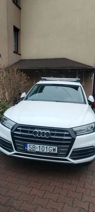 Audi Q5 Sprzedam Audi Q5 Niski przebieg.
