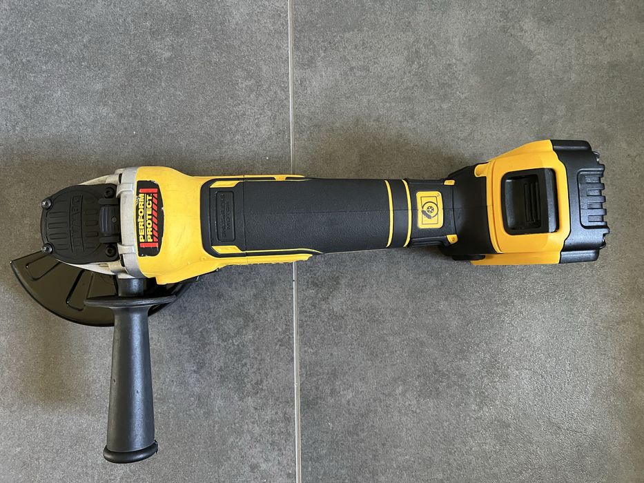Безщіткова Акум. Болгарка Dewalt DCG 405 + АКБ 5.0