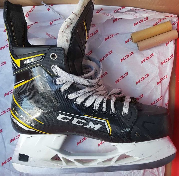 CCM Super Tacks AS3 10D