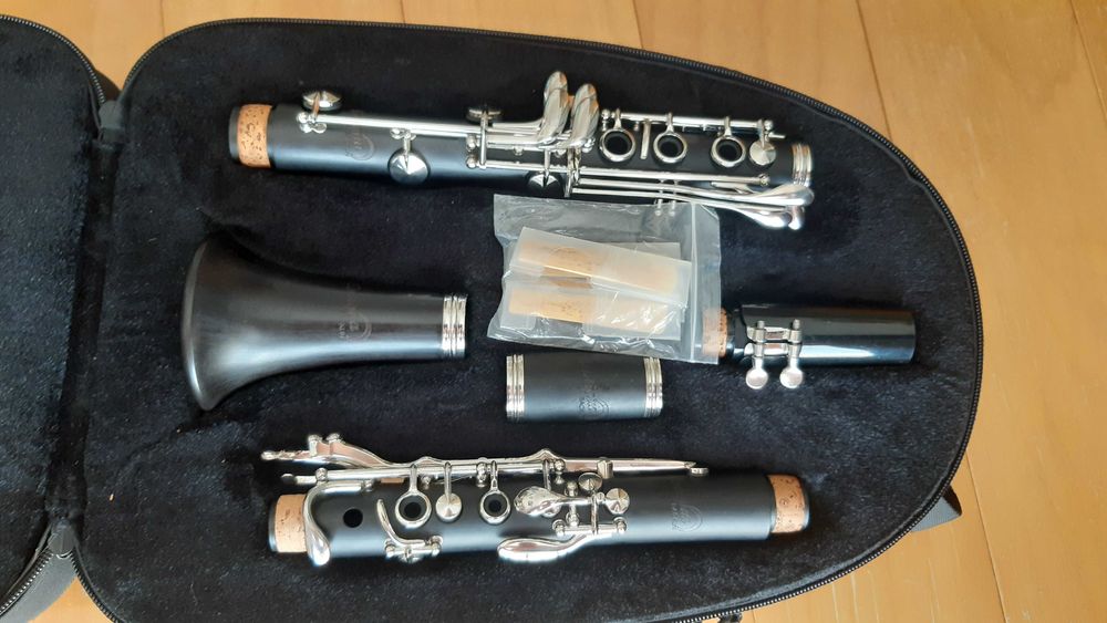 Clarinete Bb  ( madeira) Backun Antigua model :3230