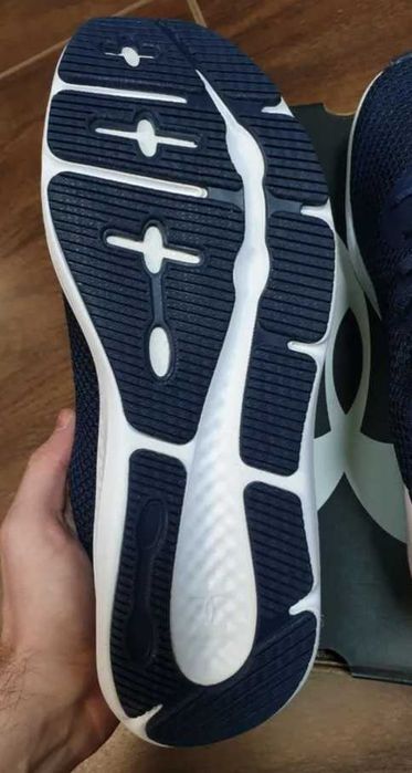 Under Armour кросівки оригінал 41