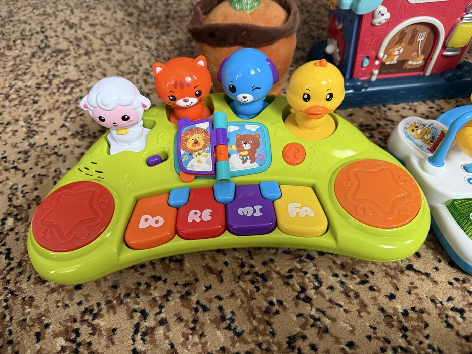 Музичні іграшки для дитини