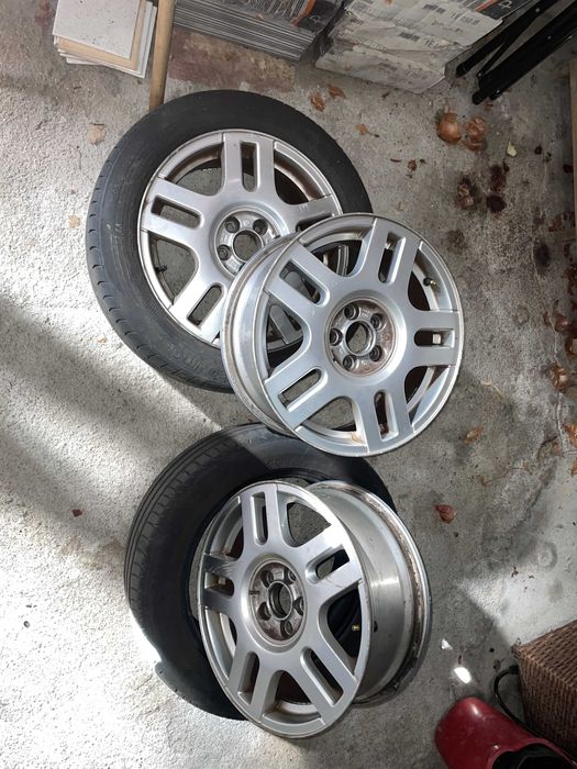 Jantes e Pneus em Excelente Estado – Ótima Oportunidade!