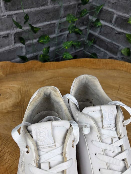 Bugatti białe sneakersy 42 skórzane casual adidasy