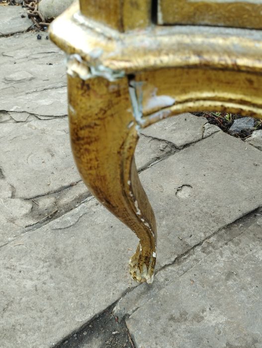 Продам.  Ст аринный под реставрацию