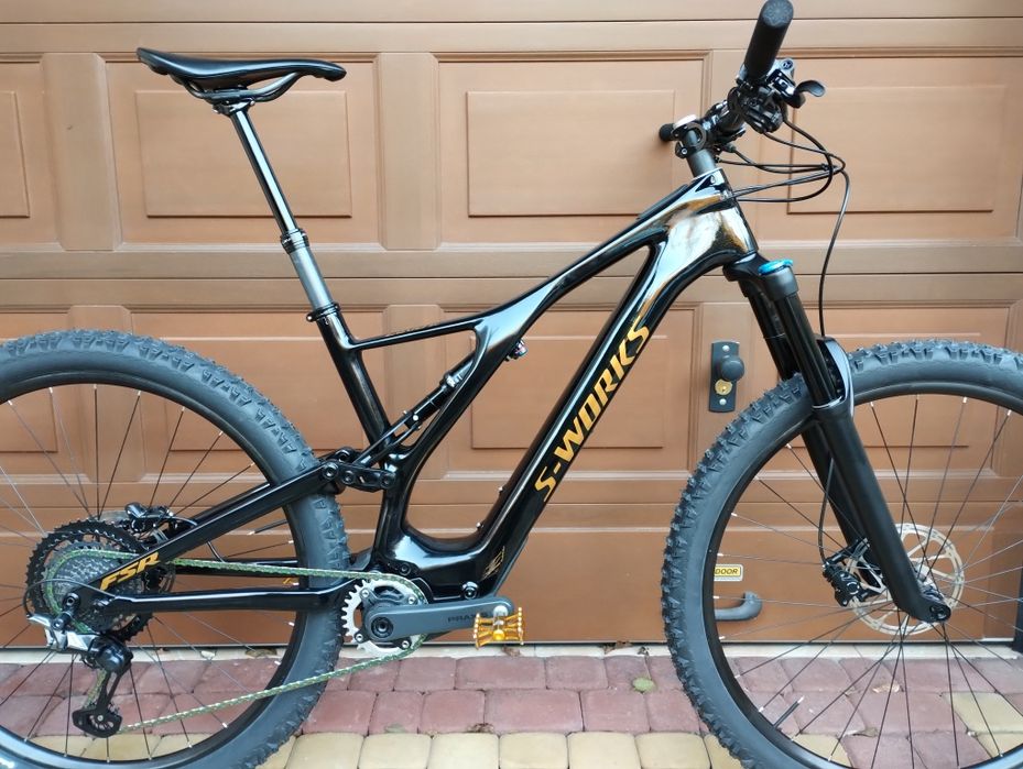 Specialized S-Works Turbo Levo SL 29 Carbon roz: L 15,6kg ! Elektry