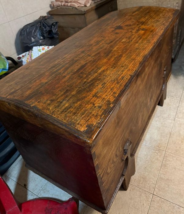 Arca Rústica em Castanho