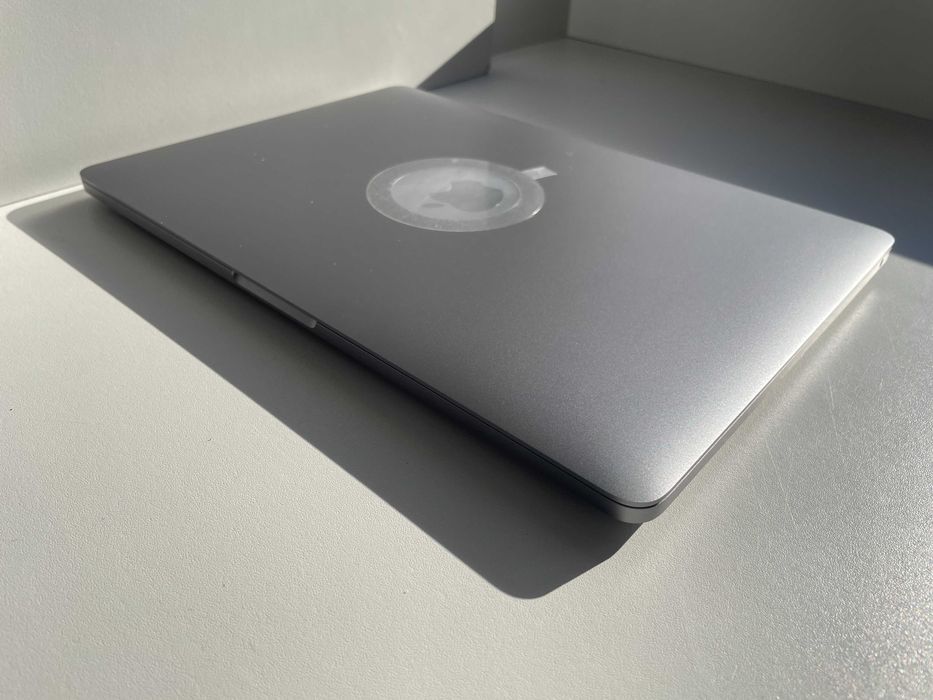MacBook Pro 13 M2 2023 16 gb Гарантия Apple Care+ 1.12.2025 Цена 850$