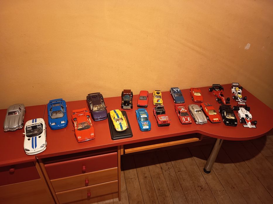 Lote 20 Miniaturas Die-Cast (Bburago 1:18, 1:24, 1:43) — Coleção Completa ou Individual