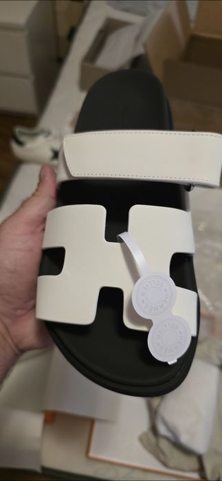 Sandalias hermés