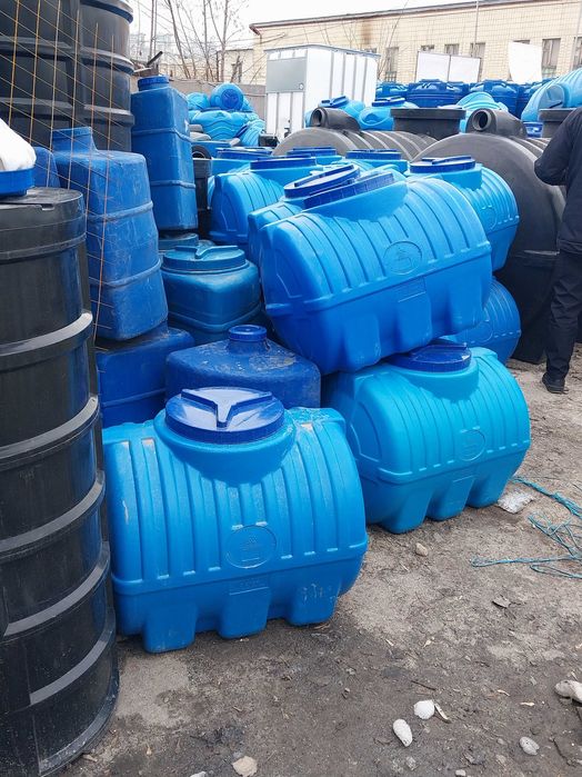 Продам пластикові бочки для води від 100 л до 15 000 л
