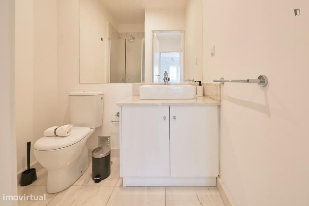 Quarto - localizado em Entrecampos Lisbon