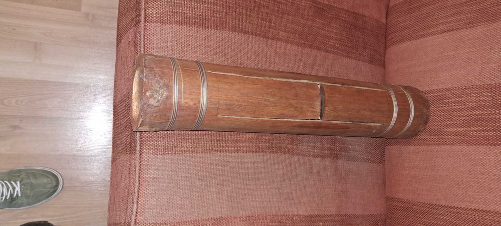 Instrumento de percussão em madeira