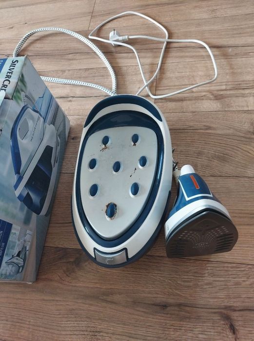 Żelazko parowe ze stacją do prasowania parą poziom pion stacją bazową