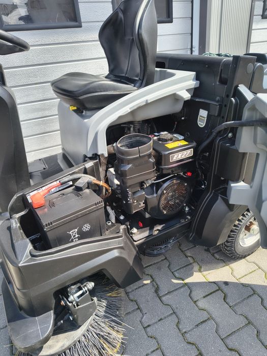 Zamiatarka Karcher KM 105/100 RG