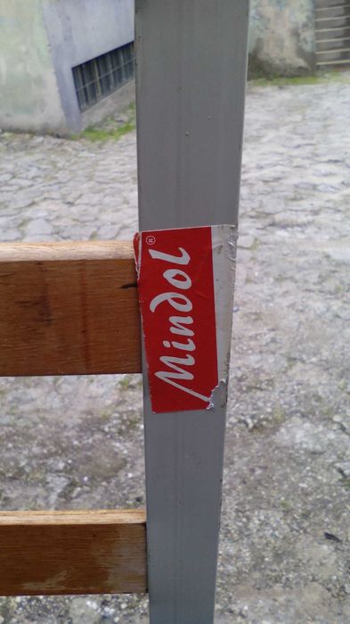 Vendo Estrado Cama Casal