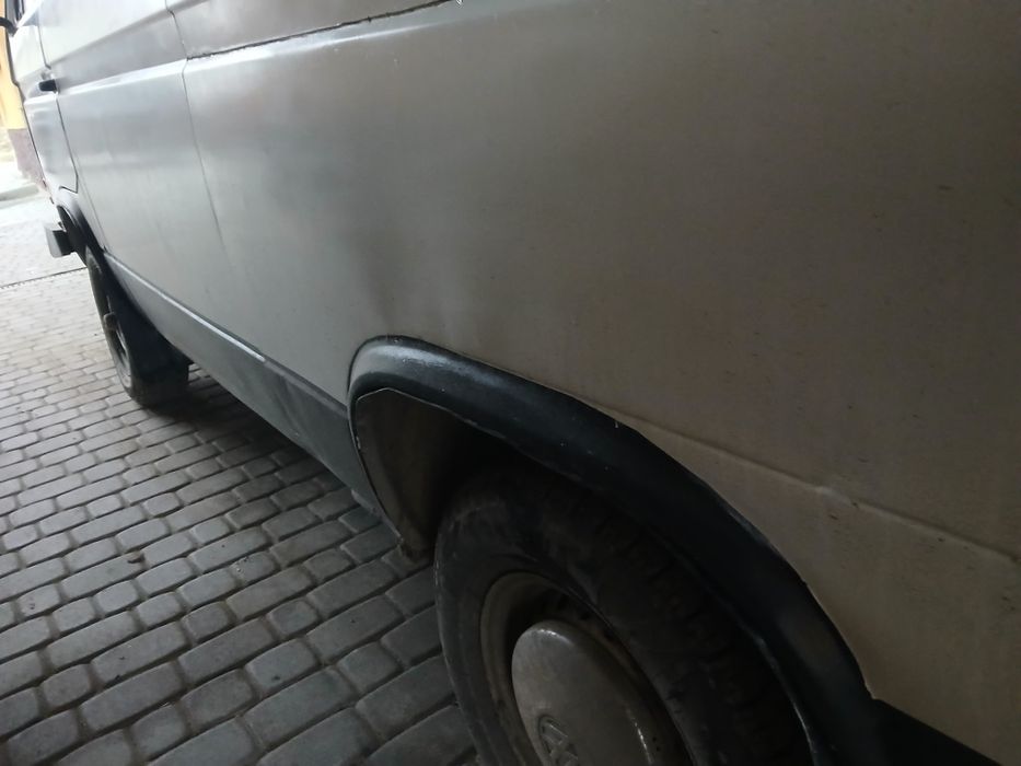 Бус VOLKSWAGEN TRANSPORTER 1.6 дизель в хорошому стані