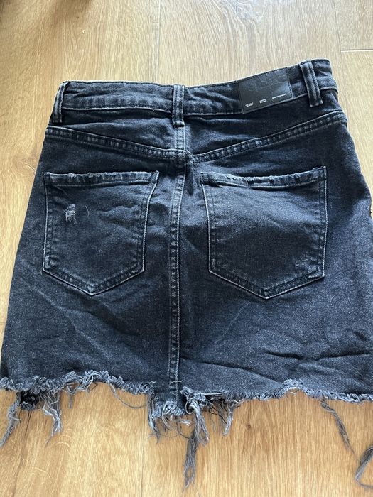 Szarpana spódniczka s bershka