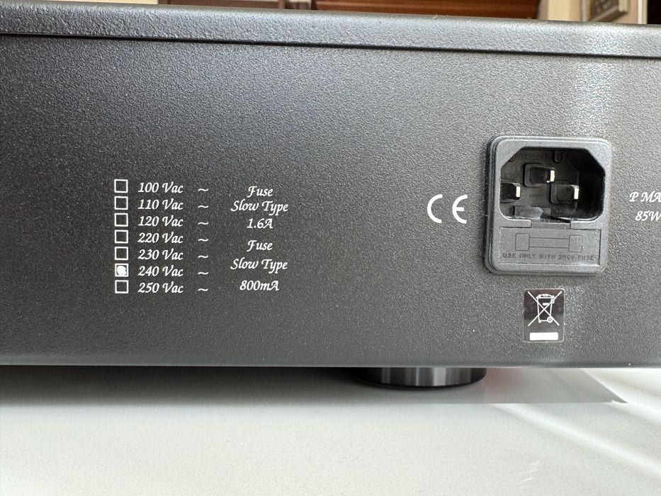 Unison Research Unico CDP Tube CD Player — італійський High-End CD-програвач із ламповим вихідним каскадом
