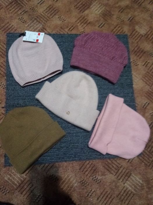 Дитячі шкарпетки, шапки,пов'язки